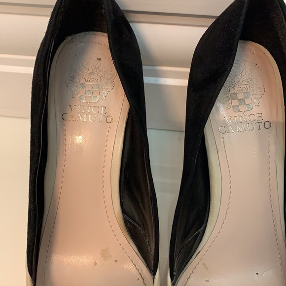 Barely Worn! Vince Camuto Black & White Pumps - Picture 2 of 6